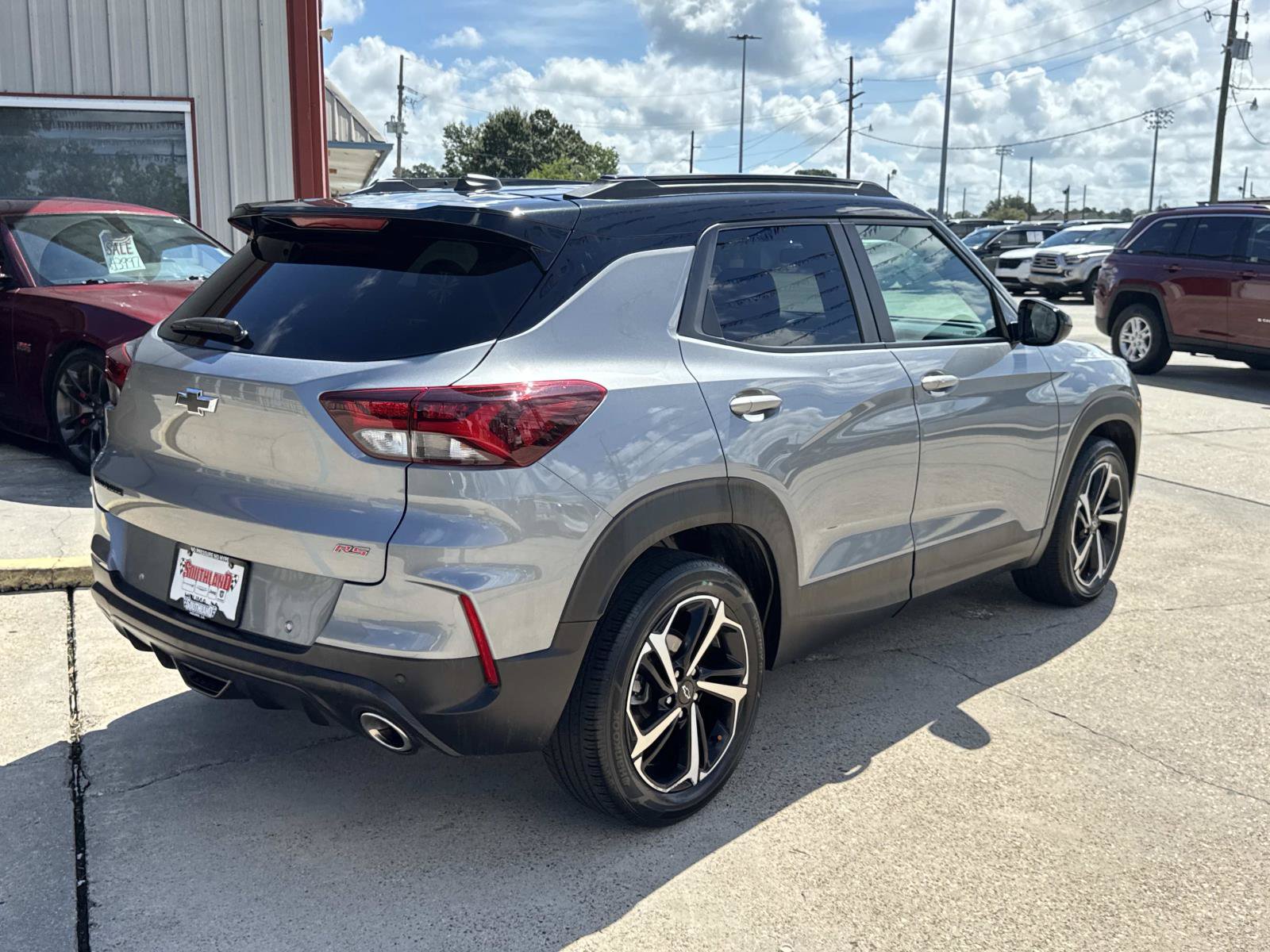 Used 2023 Chevrolet TrailBlazer RS w/ Sun and Liftgate Package FWD image 7