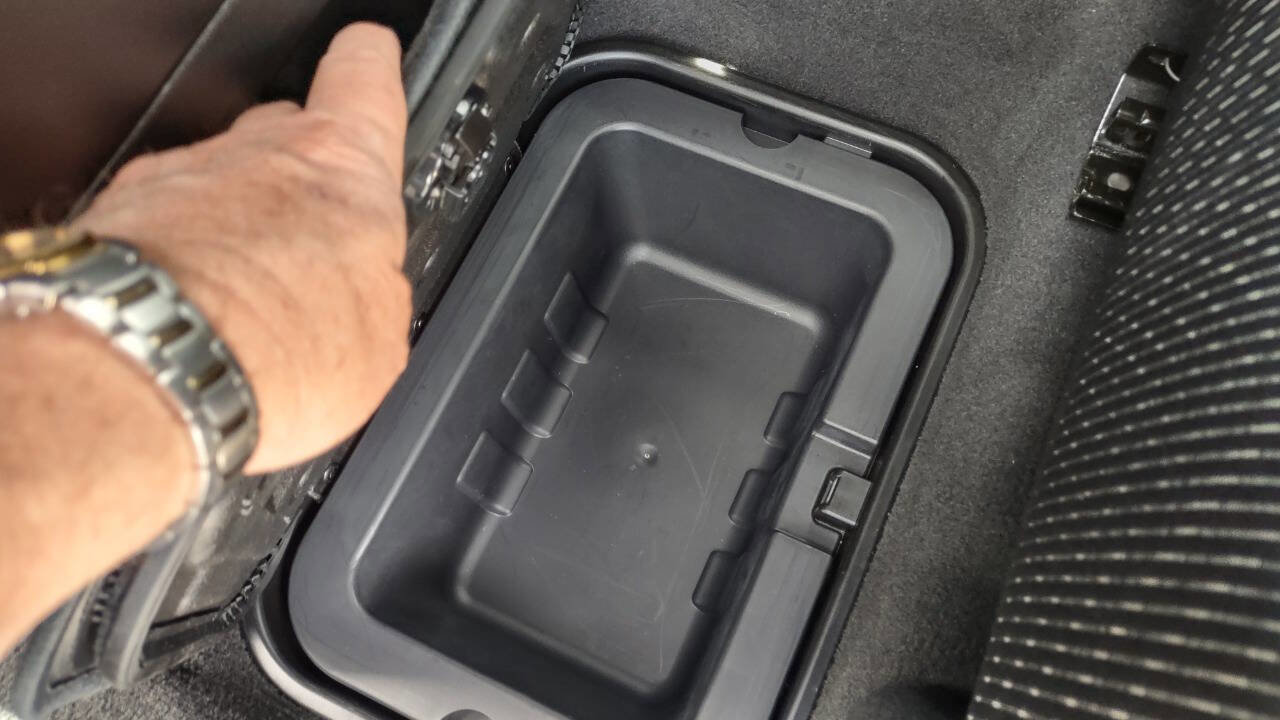 Used 2011 Dodge Journey Mainstreet w/ Popular Equipment Group image 31