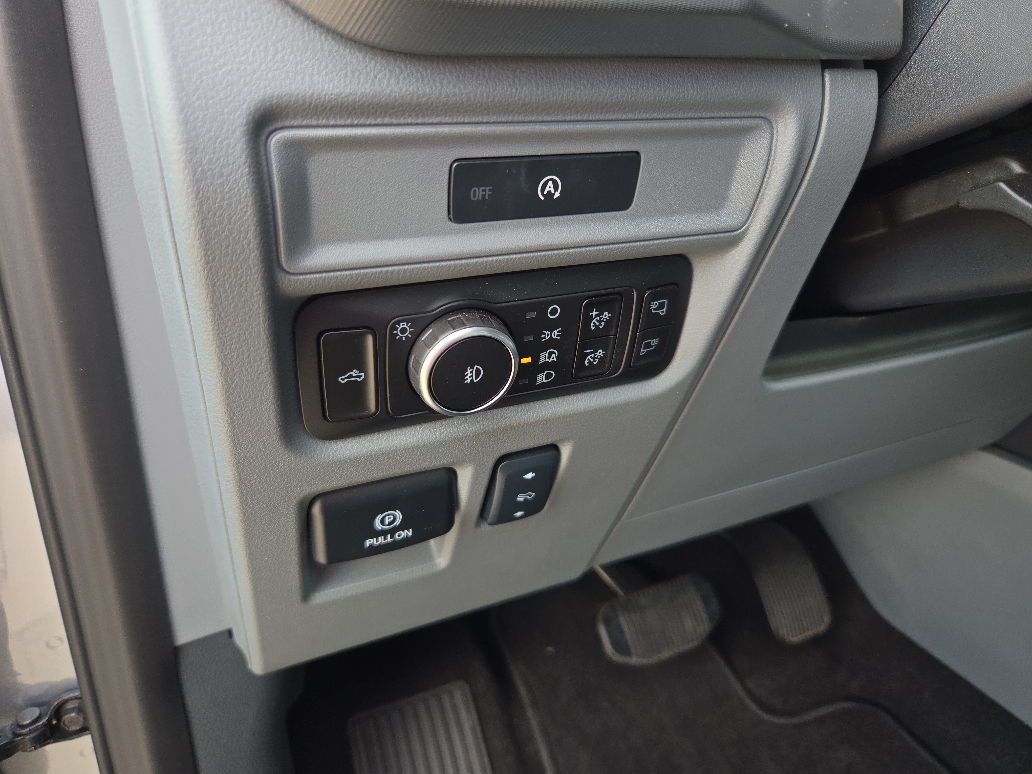 Used 2025 Ford F150 Lariat AWD/4WD image 17