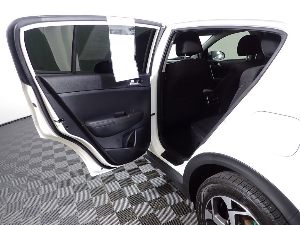 Used 2020 Kia Sportage LX image 27