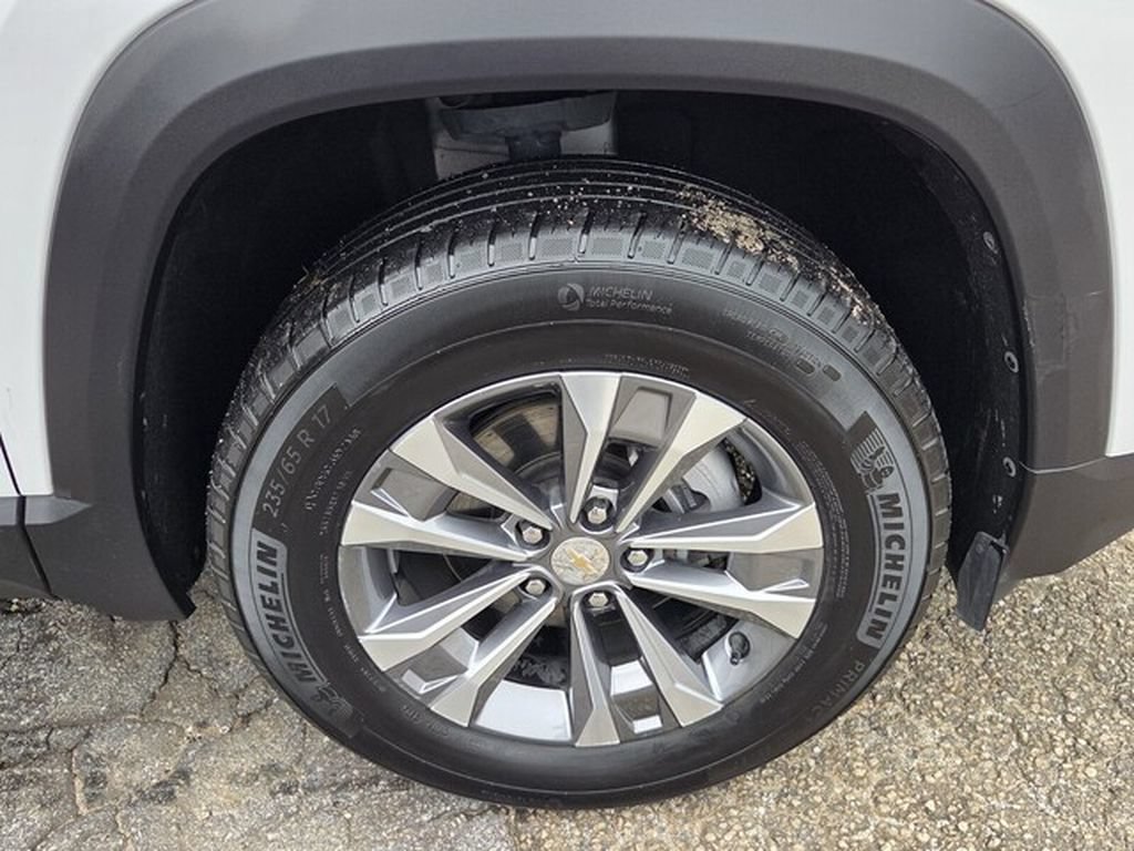 Used 2025 Chevrolet Equinox LT AWD/4WD image 7