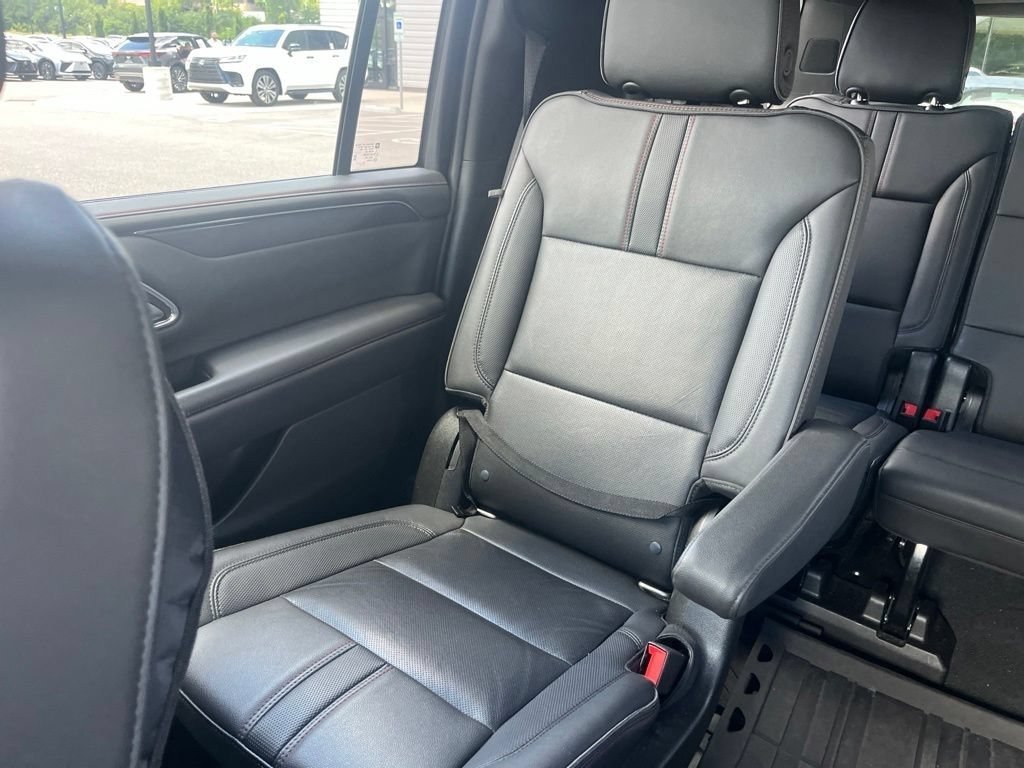 Used 2021 Chevrolet Suburban RST w/ Luxury Package AWD/4WD image 22