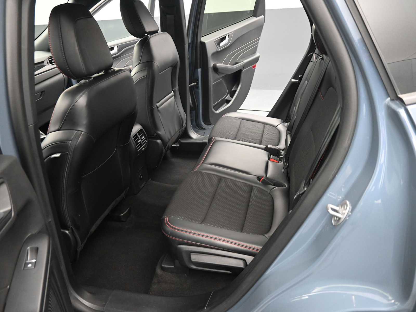 Used 2025 Ford Escape ST-Line Select image 13