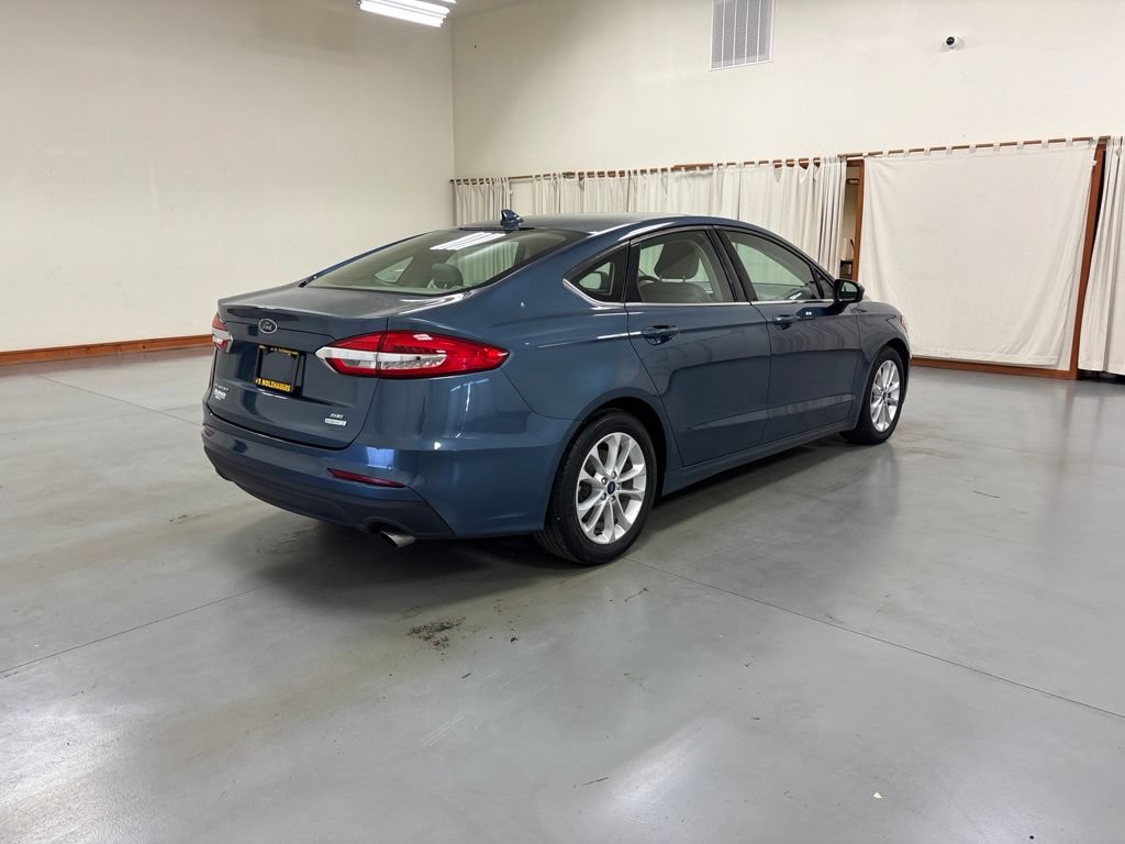 Used 2019 Ford Fusion SE FWD image 8