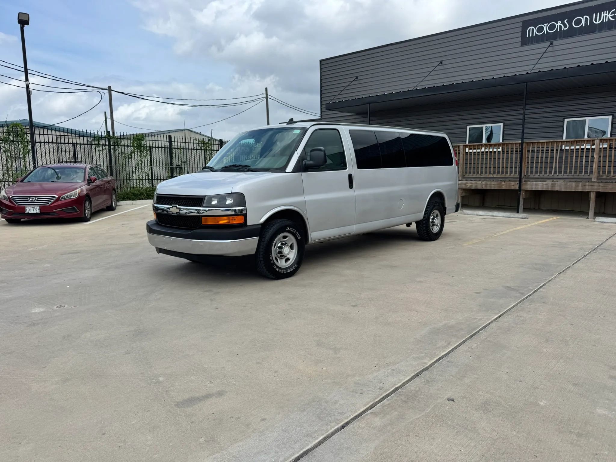 Used 2017 Chevrolet Express 3500 LT w/ LT Preferred Equipment Group image 2