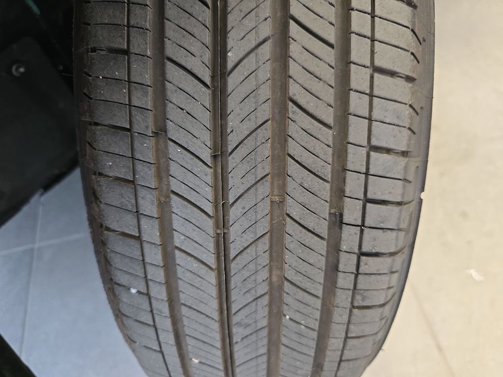 Used 2025 Toyota RAV4 XLE image 34