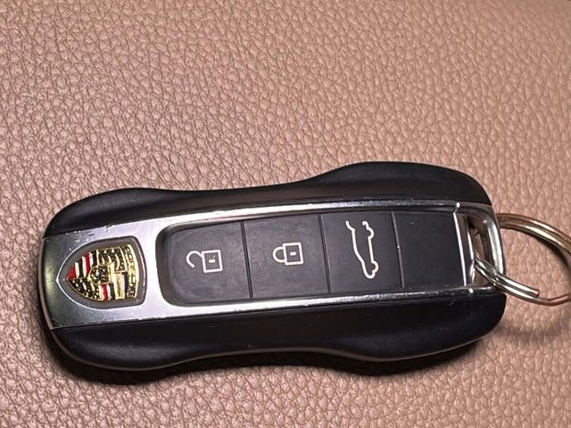 Used 2023 Porsche Cayenne image 45