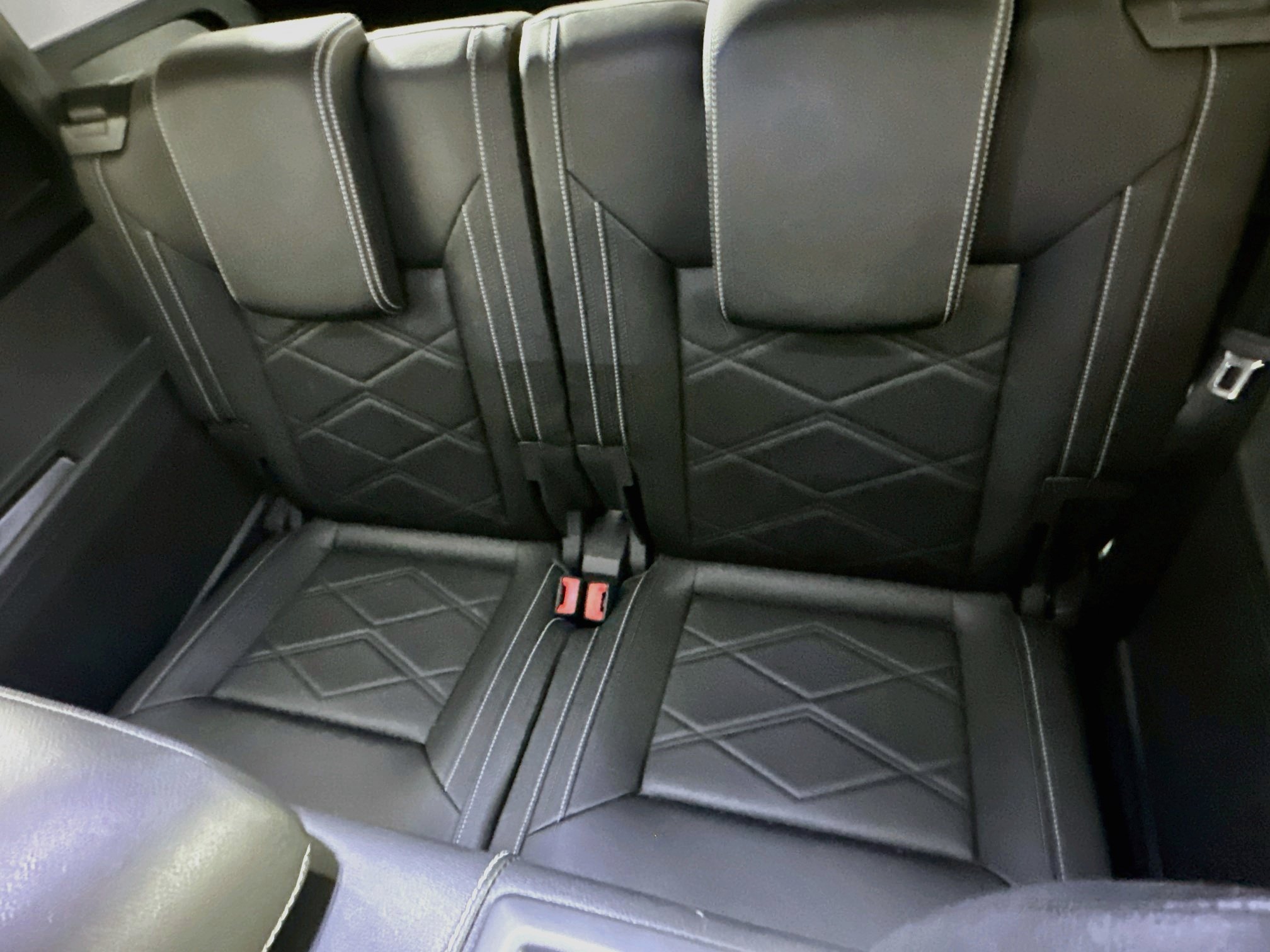 Used 2025 Volkswagen Atlas SE AWD/4WD image 29