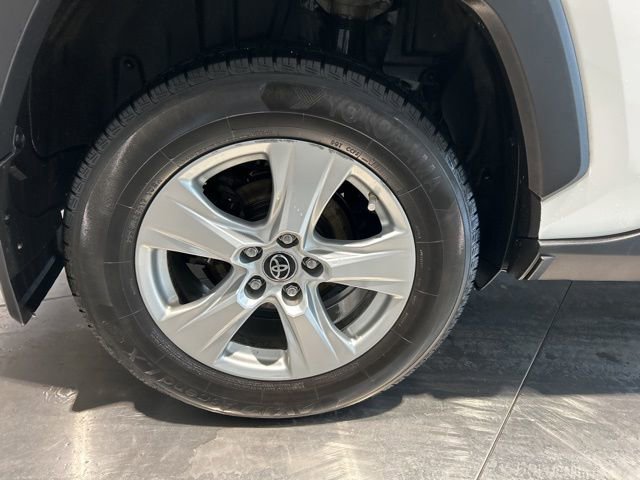 Used 2019 Toyota RAV4 XLE AWD/4WD image 20