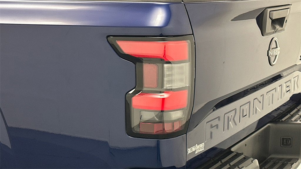 Certified 2022 Nissan Frontier SV image 21