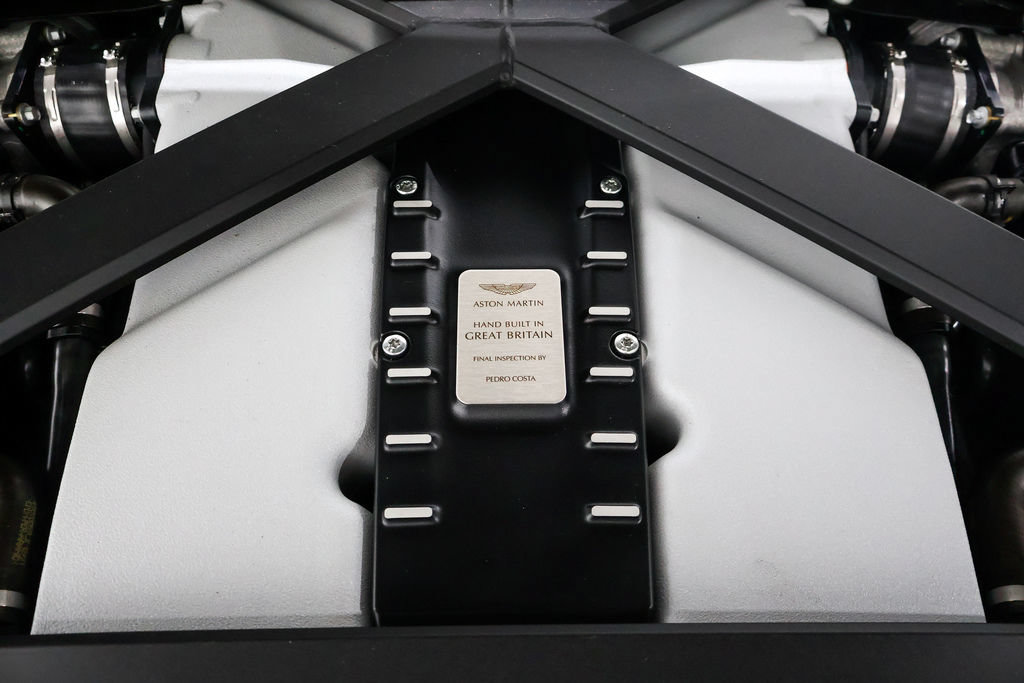 Used 2023 Aston Martin V12 Vantage RWD image 46