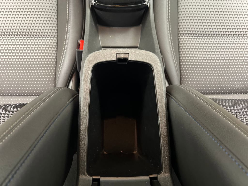 Used 2025 Chevrolet Trax LT w/ LT Convenience Package FWD image 36