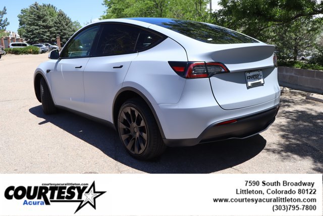 Used 2024 Tesla Model Y Long Range AWD/4WD image 5