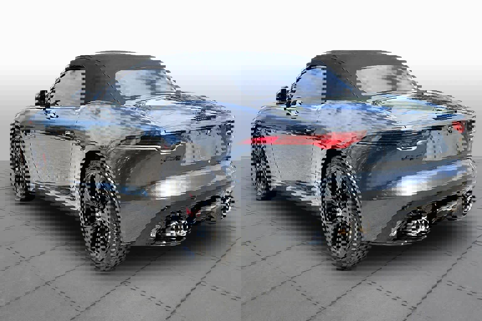 Used 2022 Jaguar F-TYPE Convertible image 12