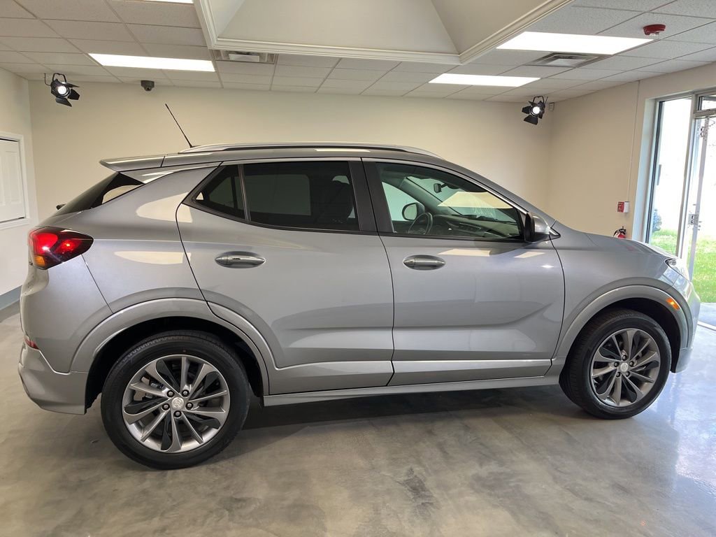 Used 2023 Buick Encore GX Select w/ Sport Touring Package AWD/4WD image 8
