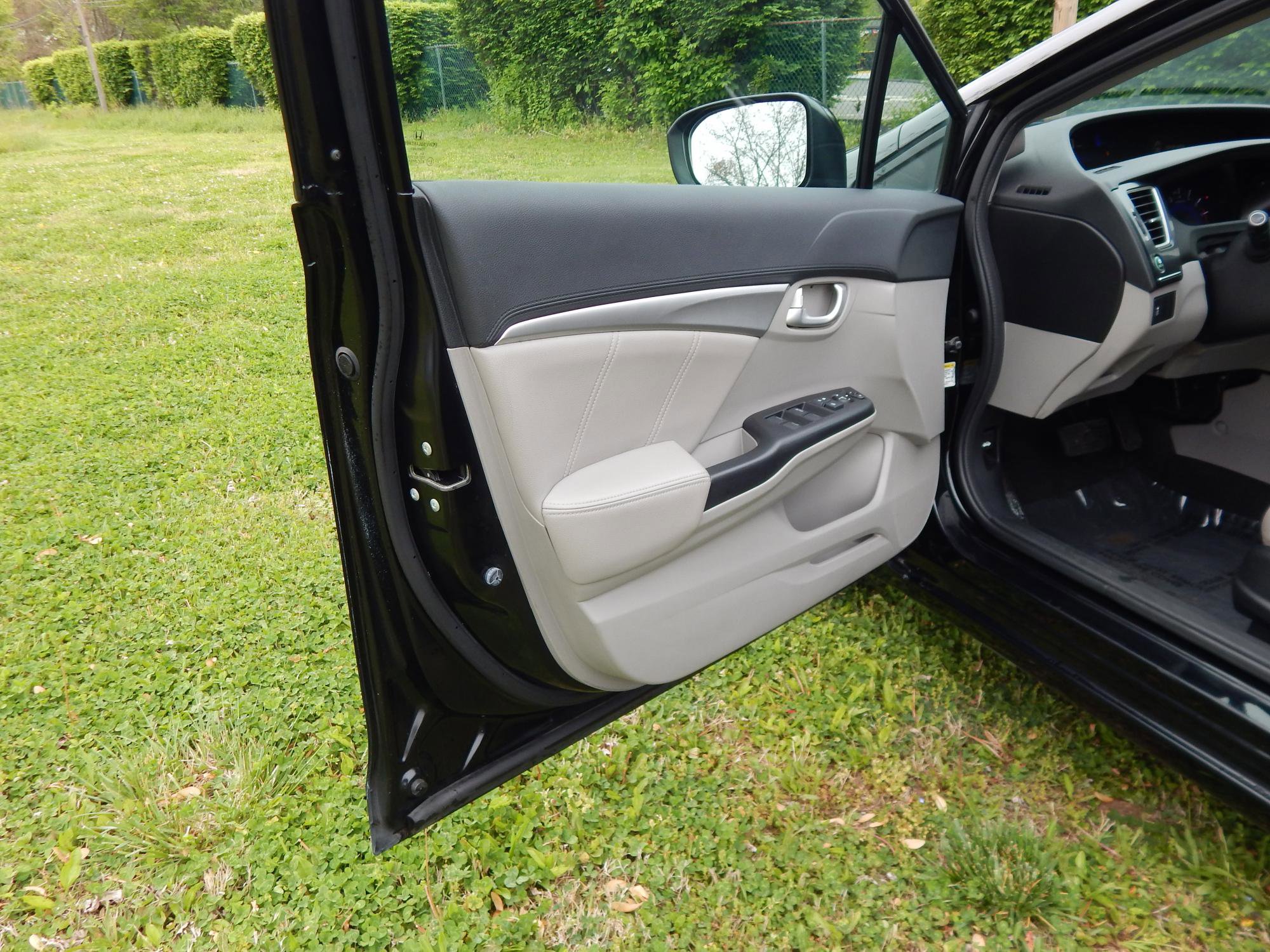 Used 2015 Honda Civic EX-L image 9