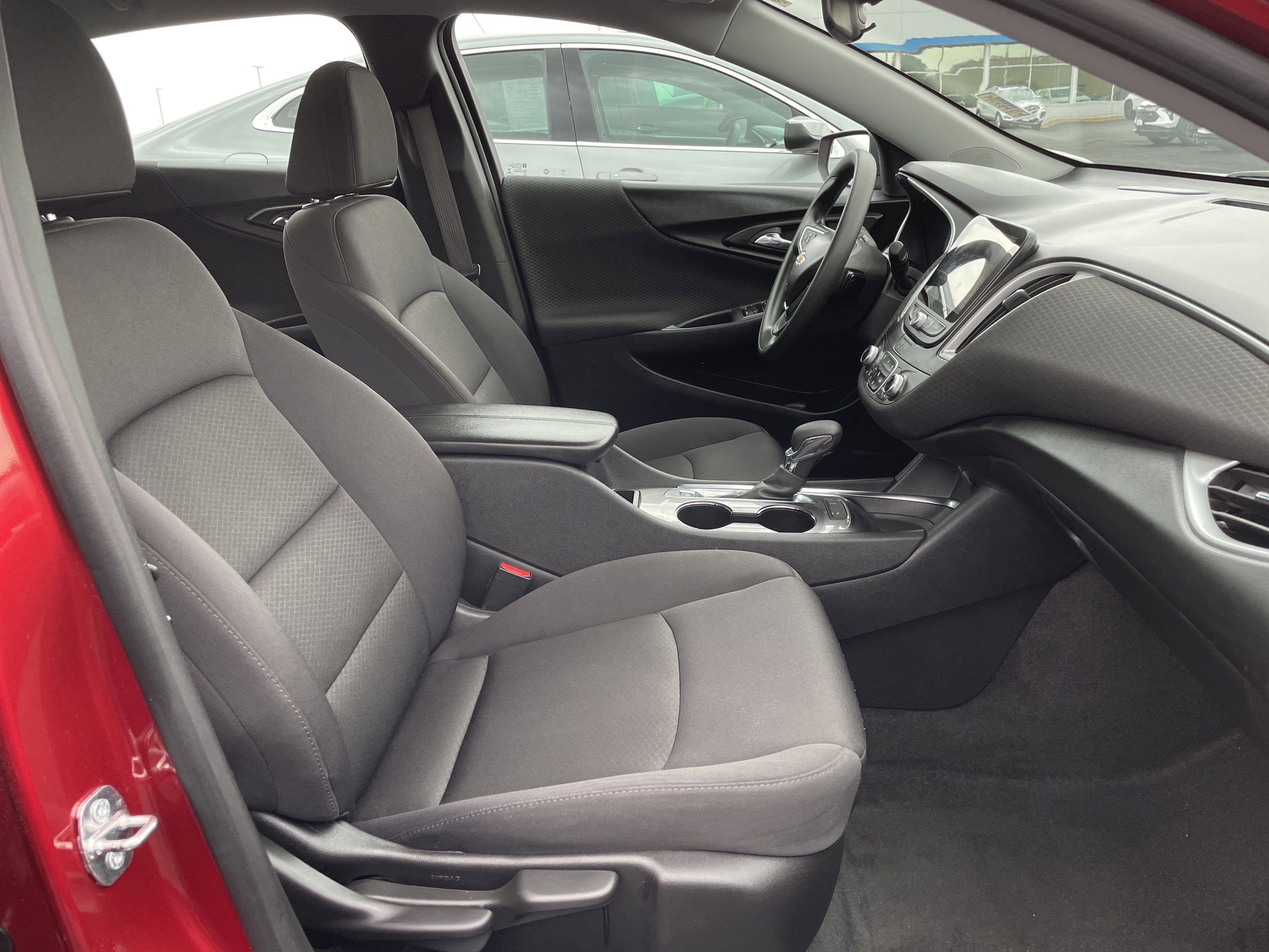 Used 2024 Chevrolet Malibu LT image 25