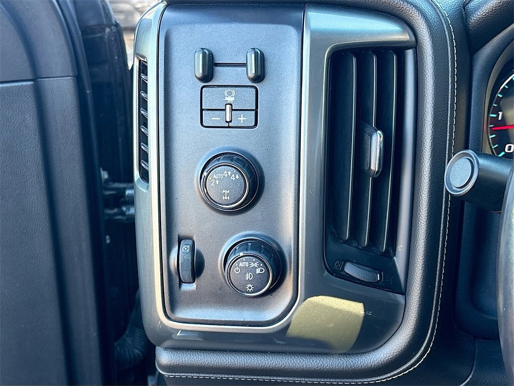 Used 2018 Chevrolet Silverado 1500 LTZ w/ Sport Package image 10