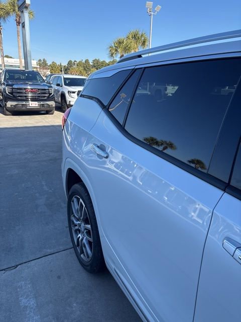Used 2022 GMC Terrain Denali image 3
