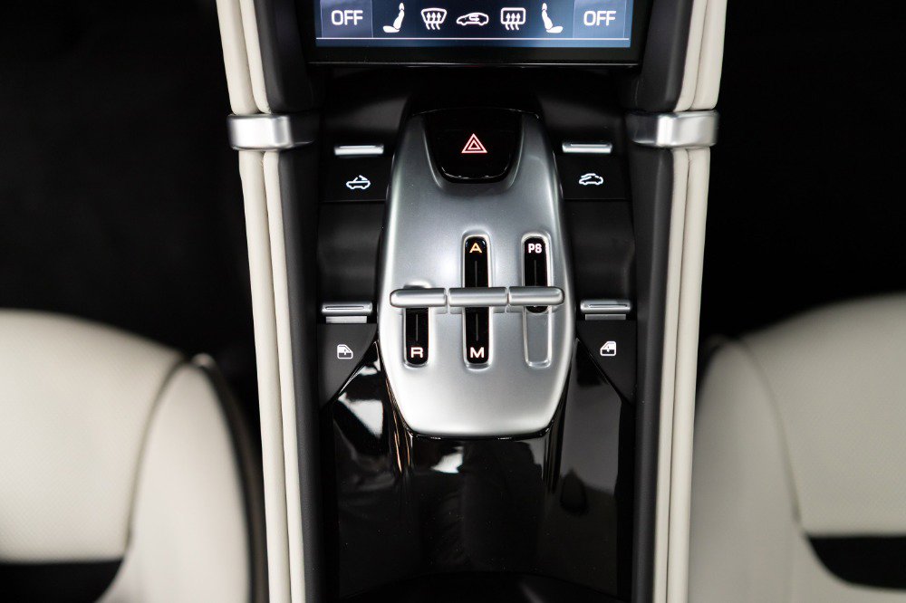 Used 2024 Ferrari Roma Spider image 80