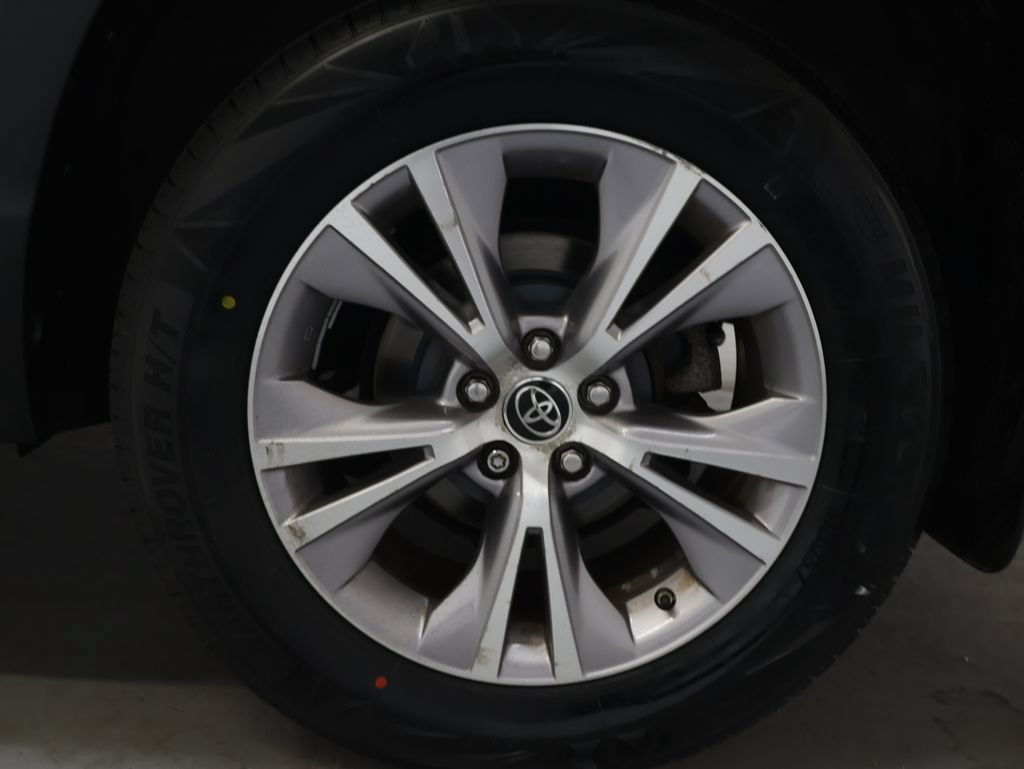 Used 2016 Toyota Highlander Plus AWD/4WD image 34