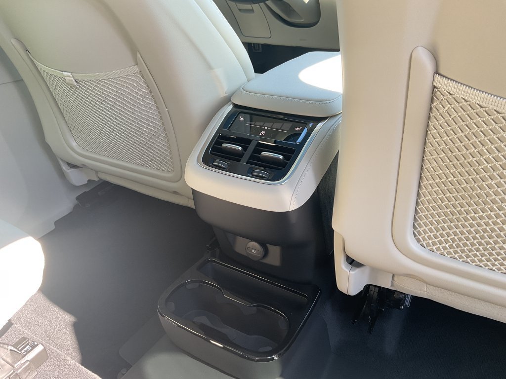 New 2027 Volvo XC90 B6 Ultra AWD/4WD image 20