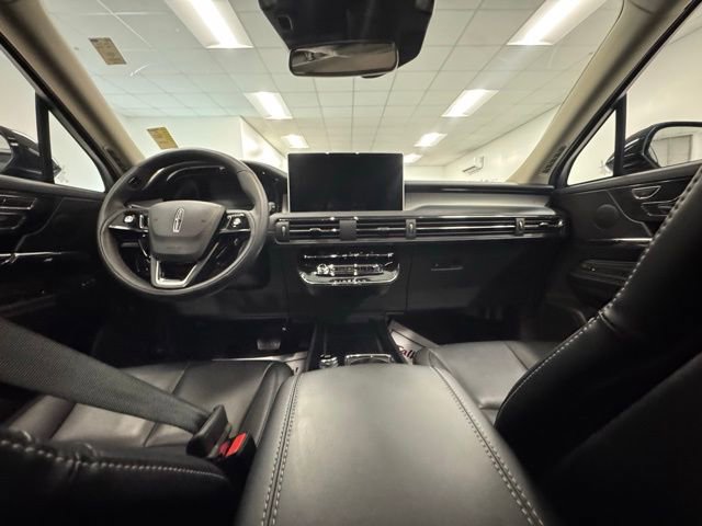 Used 2025 Lincoln Corsair Premiere image 12