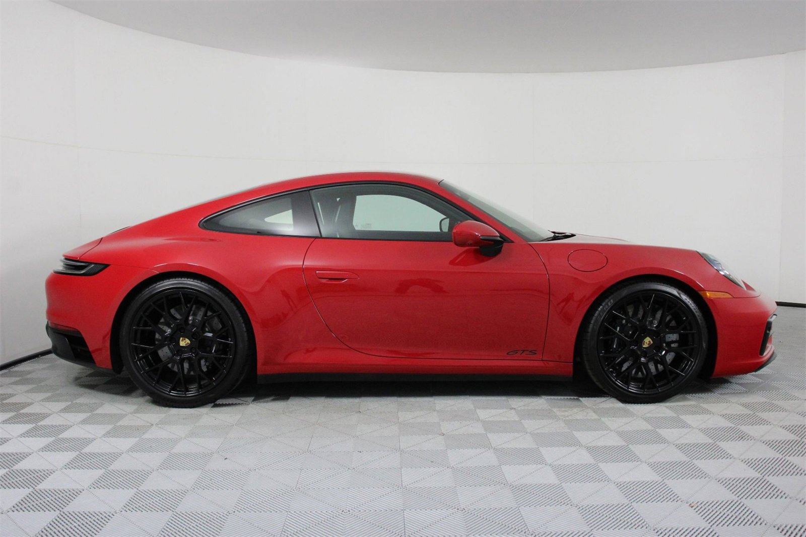 Used 2024 Porsche 911 Carrera GTS image 8