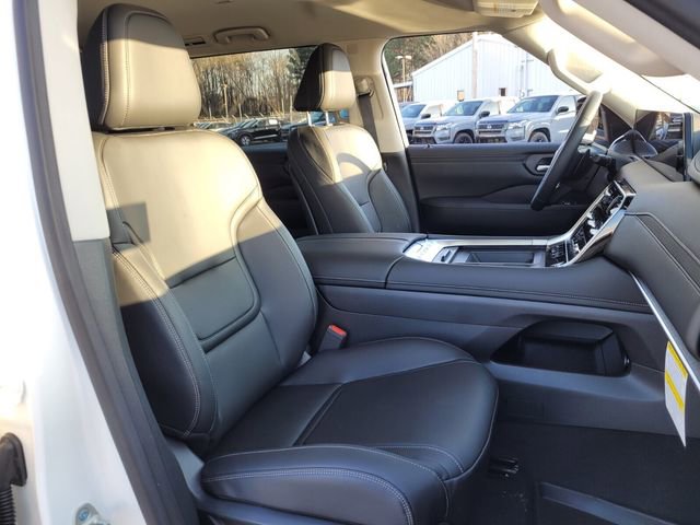 New 2026 Nissan Armada SV image 9