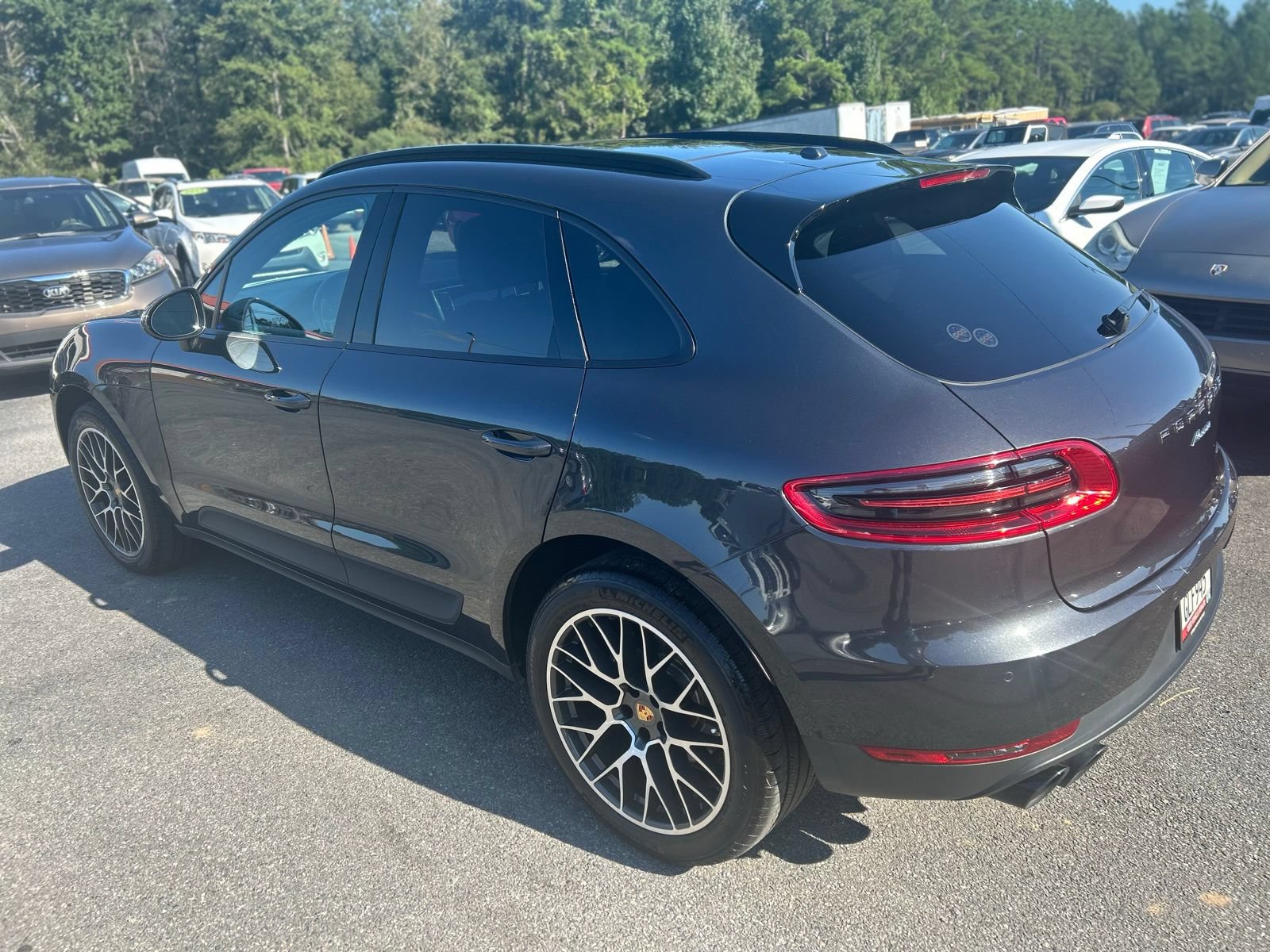 Used 2018 Porsche Macan Sport Edition AWD/4WD image 17