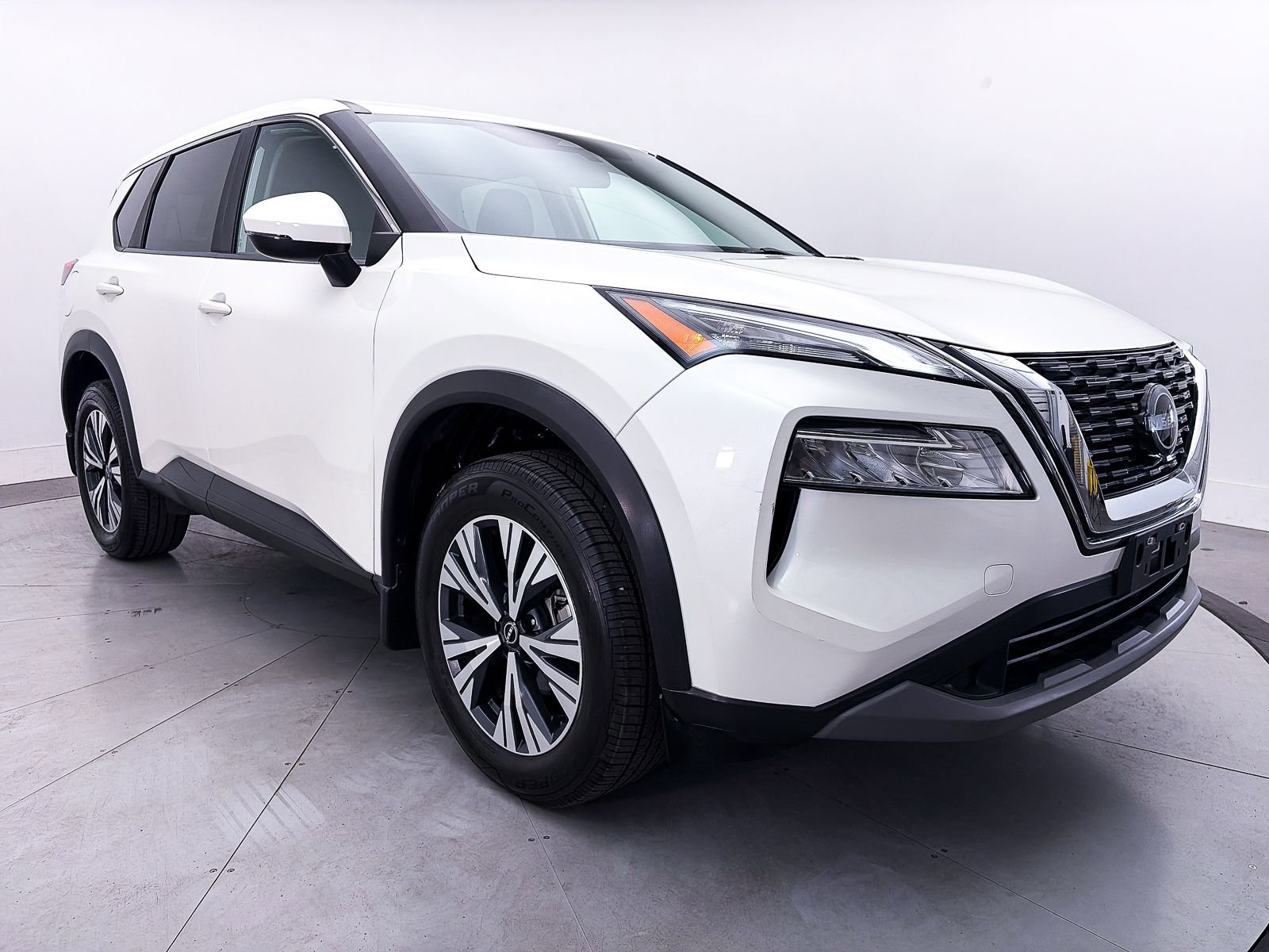 Used 2023 Nissan Rogue SV FWD image 9