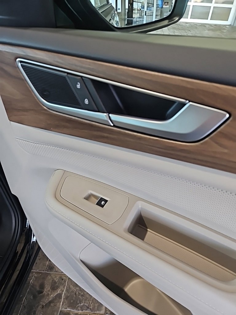 New 2026 Volkswagen Atlas SE image 12