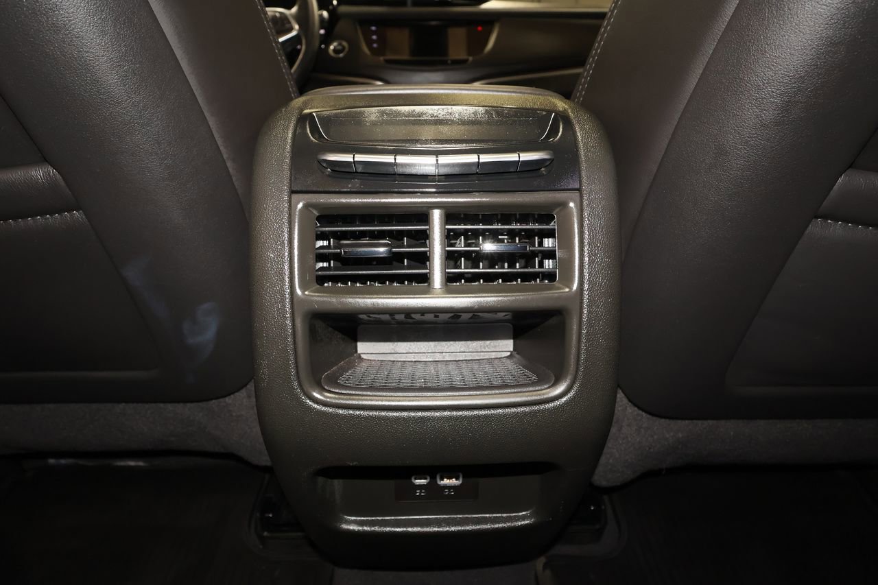 Certified 2024 Cadillac XT5 Premium Luxury w/ Platinum Package image 31