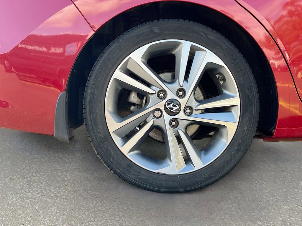 Used 2017 Hyundai Elantra Limited w/ Limited Tech Package 08 image 30