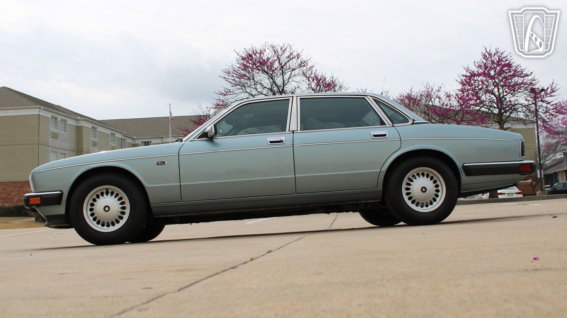 Used 1990 Jaguar XJ Vanden Plas image 10