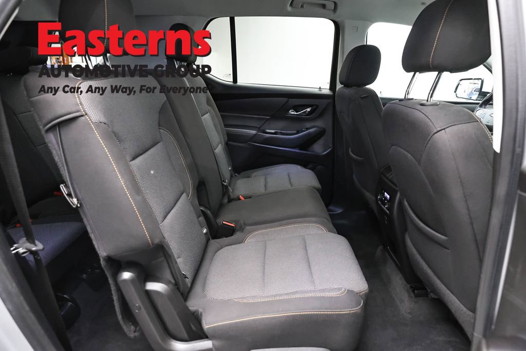 Used 2020 Chevrolet Traverse LT FWD image 24