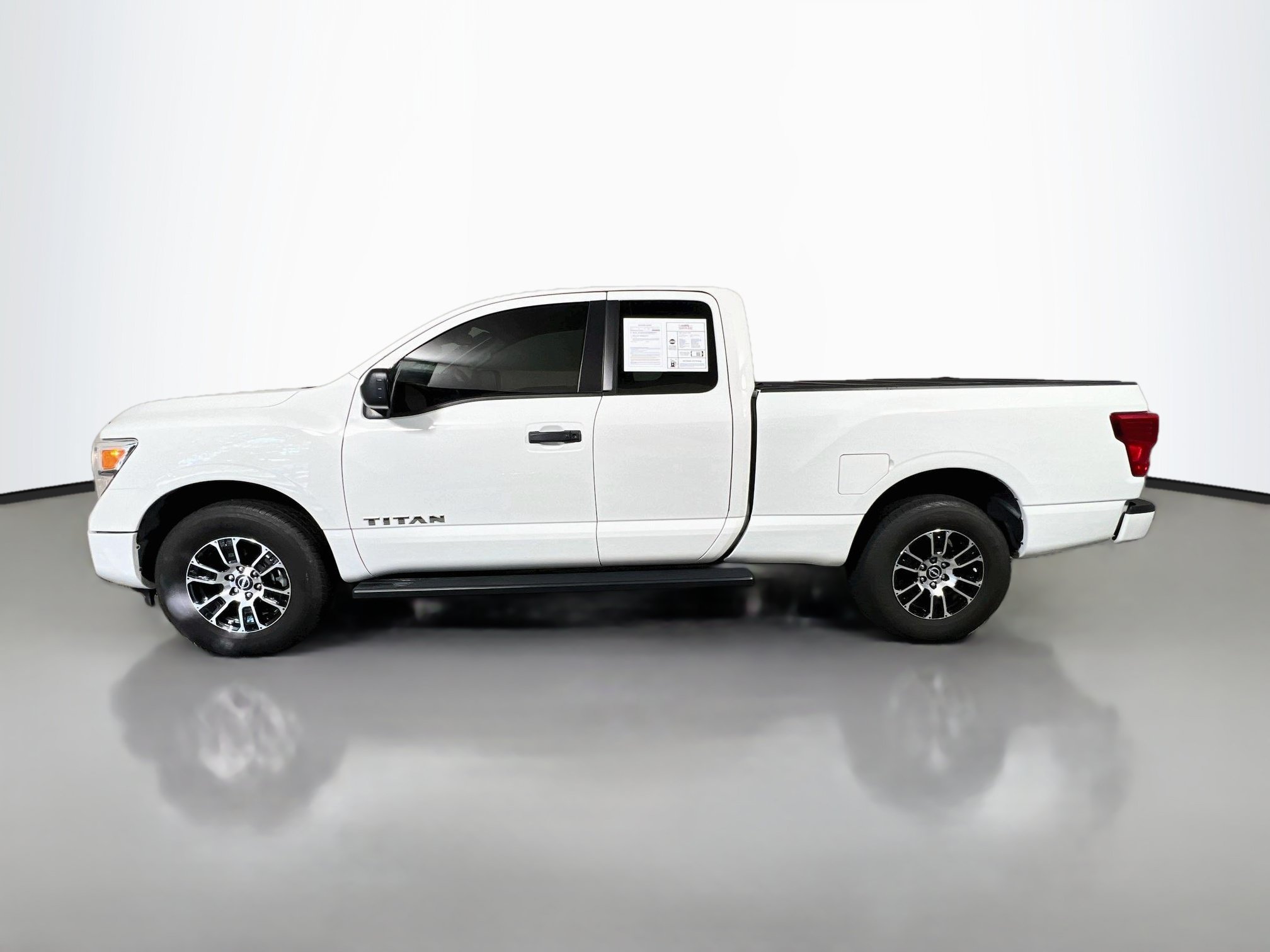 Used 2024 Nissan Titan SV AWD/4WD image 8