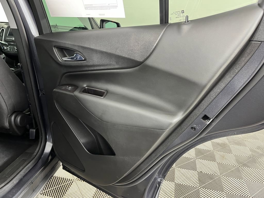 Used 2022 Chevrolet Equinox LT w/ Driver Convenience Package image 14