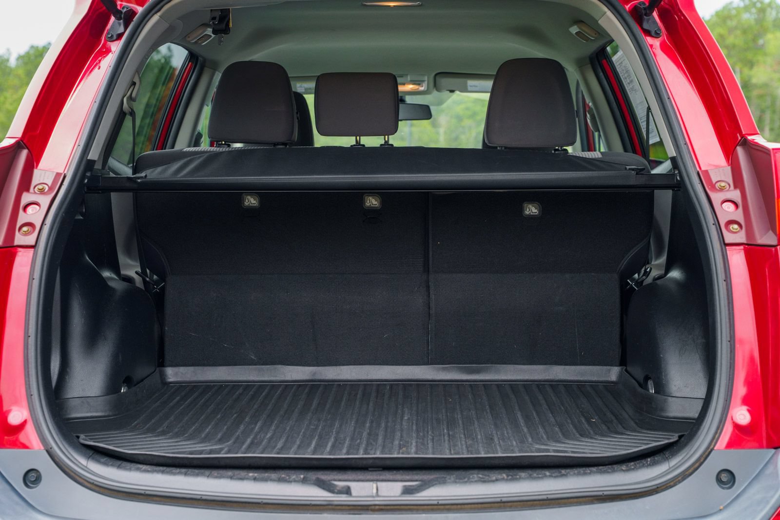 Used 2015 Toyota RAV4 LE FWD image 16
