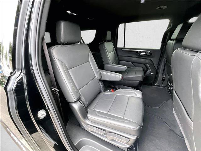 Used 2026 Chevrolet Suburban LT w/ Comfort Package RWD image 28