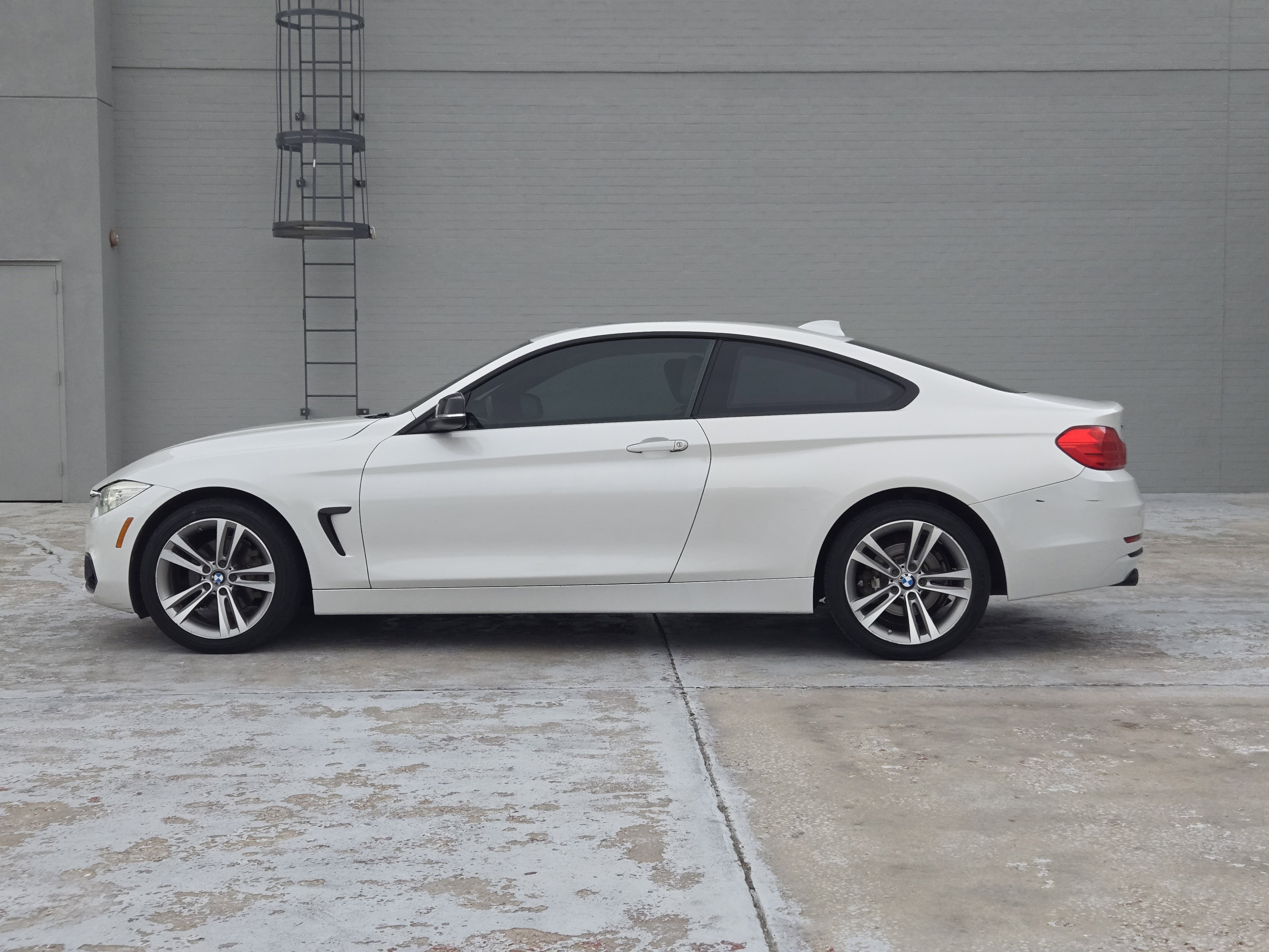 Used 2015 BMW 428i xDrive Coupe AWD/4WD image 4