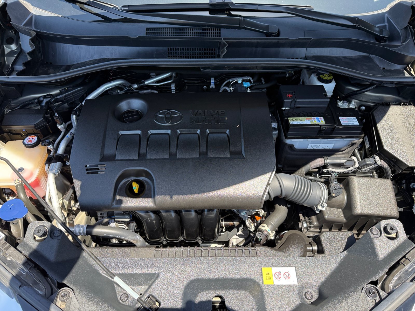 Used 2021 Toyota C-HR LE FWD image 20