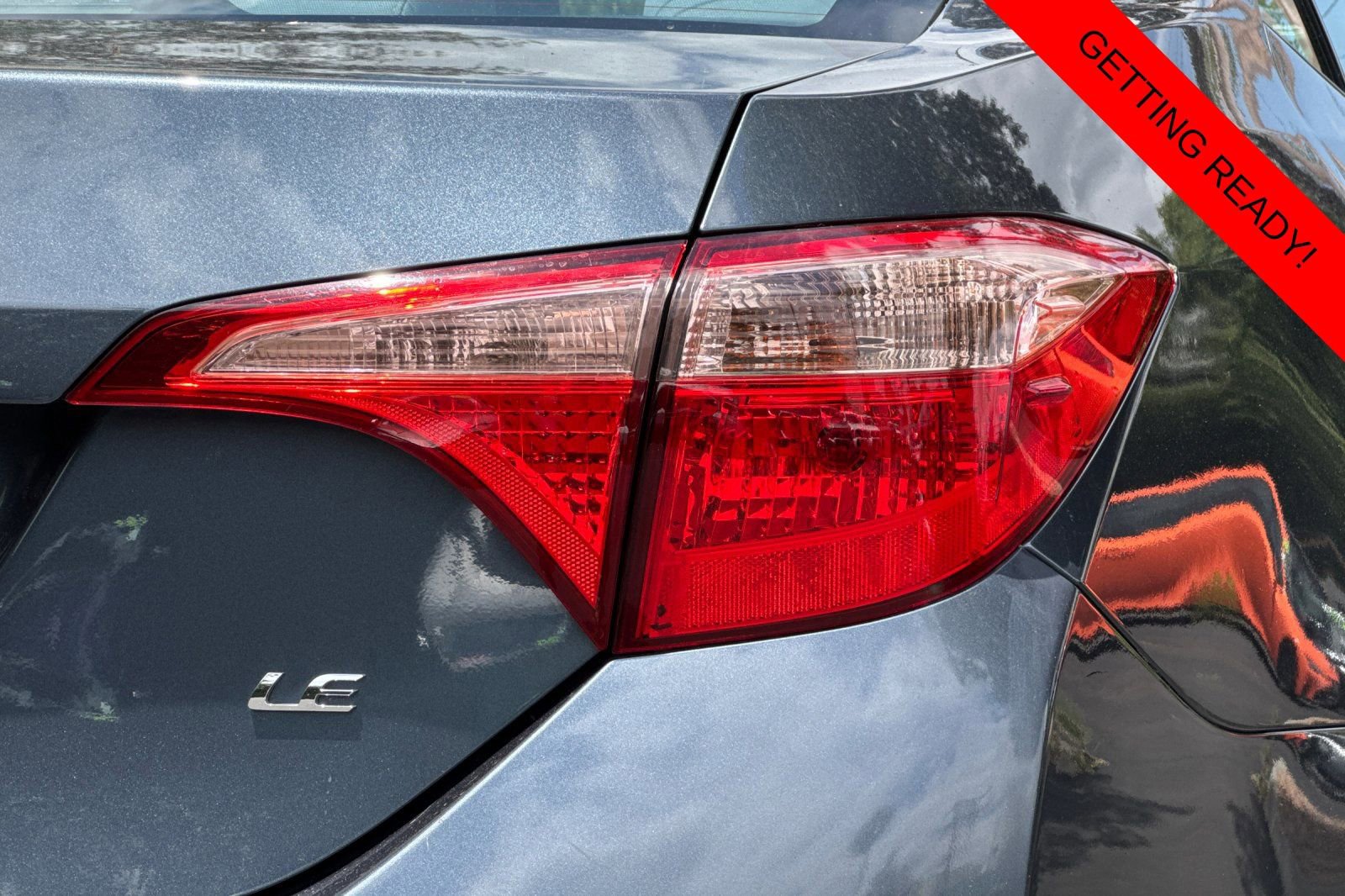 Used 2017 Toyota Corolla LE w/ Carpet Mat Package (TMS) FWD image 25