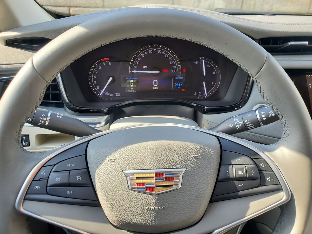 Used 2017 Cadillac XT5 Luxury w/ Driver Awareness Package FWD image 19