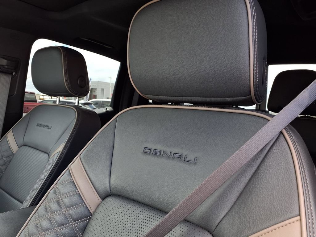 Used 2024 GMC Canyon Denali AWD/4WD image 18