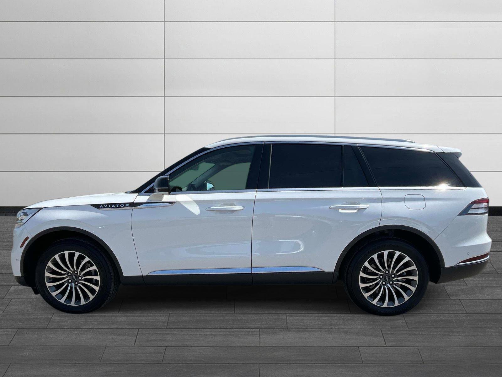 Used 2024 Lincoln Aviator Reserve w/ Equipment Group 201A AWD/4WD image 6