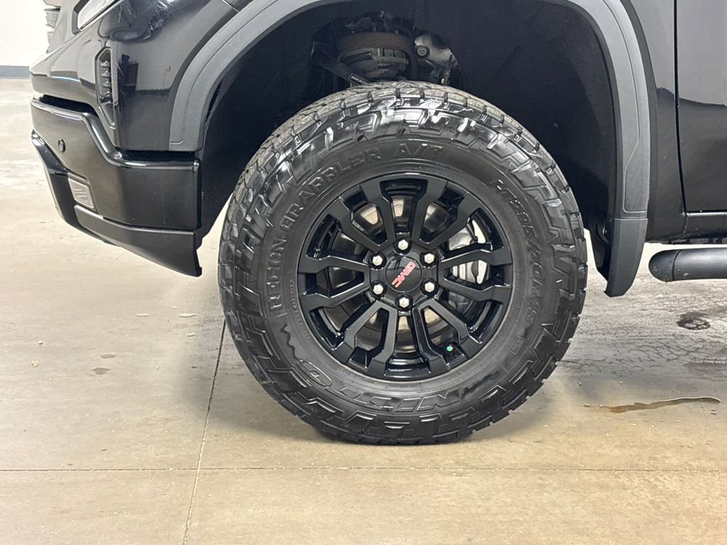 Used 2022 GMC Sierra 1500 AT4X image 9