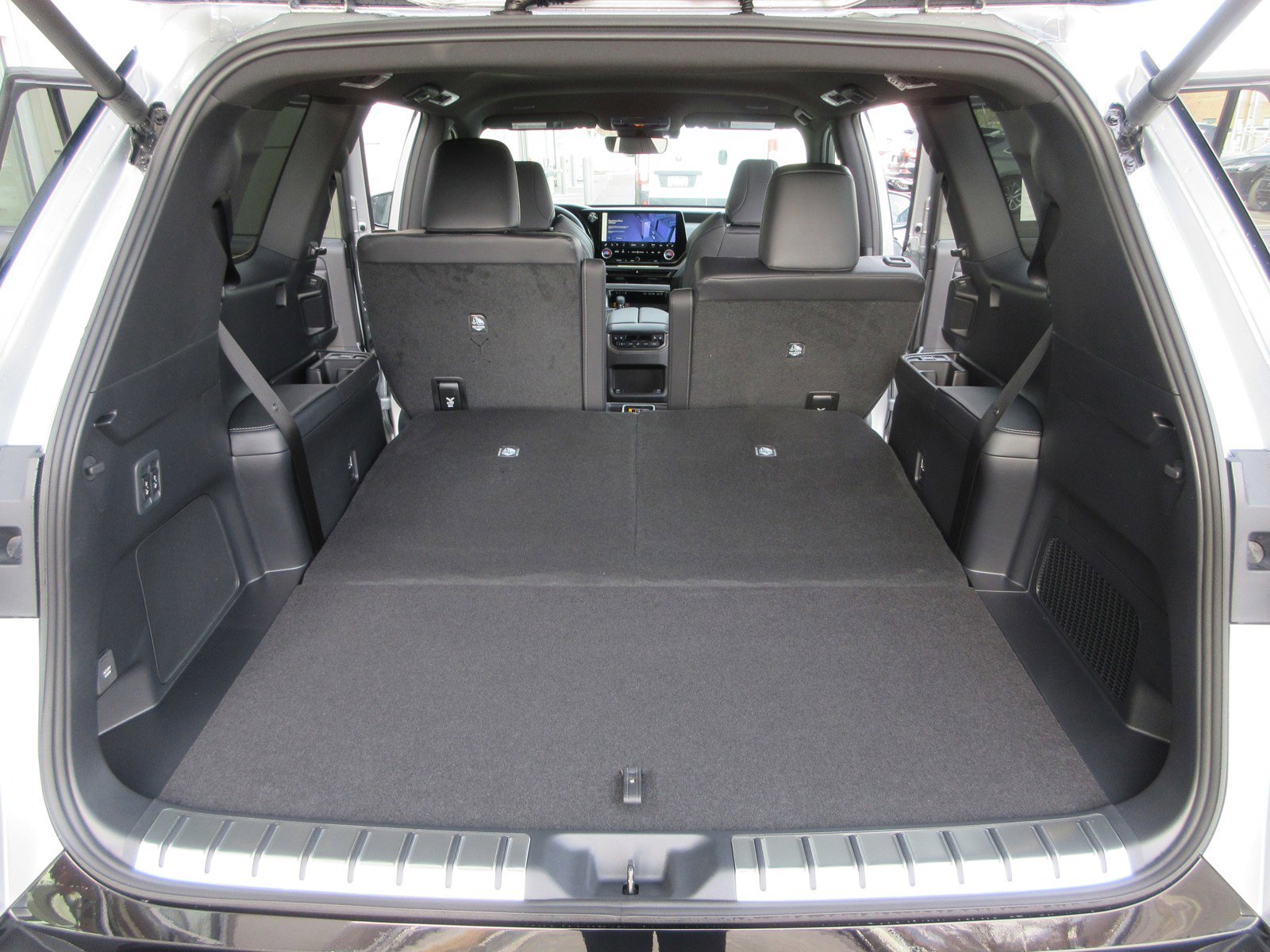 New 2025 Lexus TX 500h AWD image 52