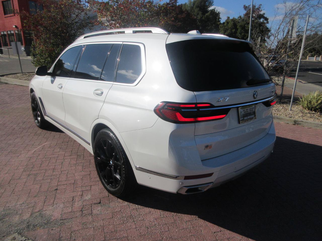 Used 2025 BMW X7 xDrive40i w/ Premium Package AWD/4WD image 94