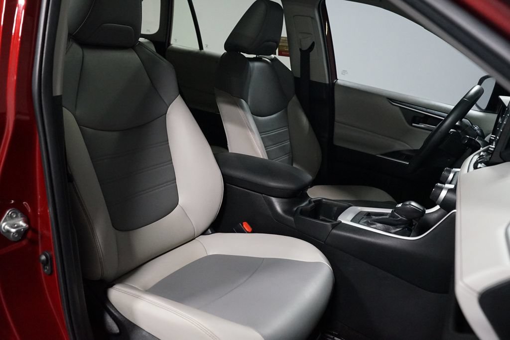 Certified 2022 Toyota RAV4 XLE Premium AWD/4WD image 27